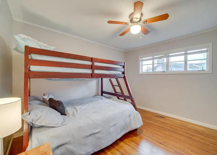 6 Mi To Dtwn: Dog-friendly W/ Yard In