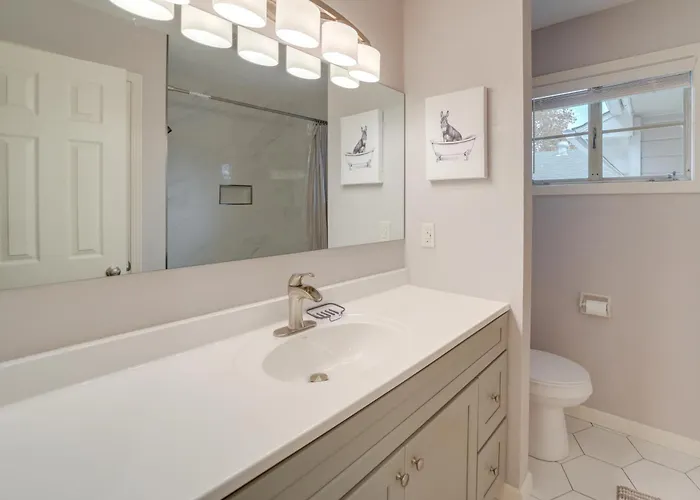 6 Mi To Dtwn: Dog-friendly W/ Yard In