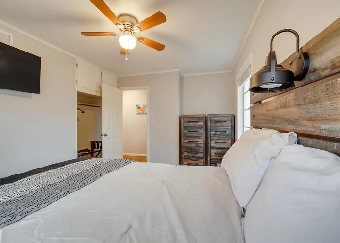 6 Mi To Dtwn: Dog-friendly W/ Yard In Holiday home *